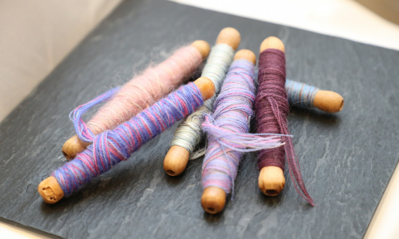 オービュッソン国際タピスリーセンターで使われた織糸。