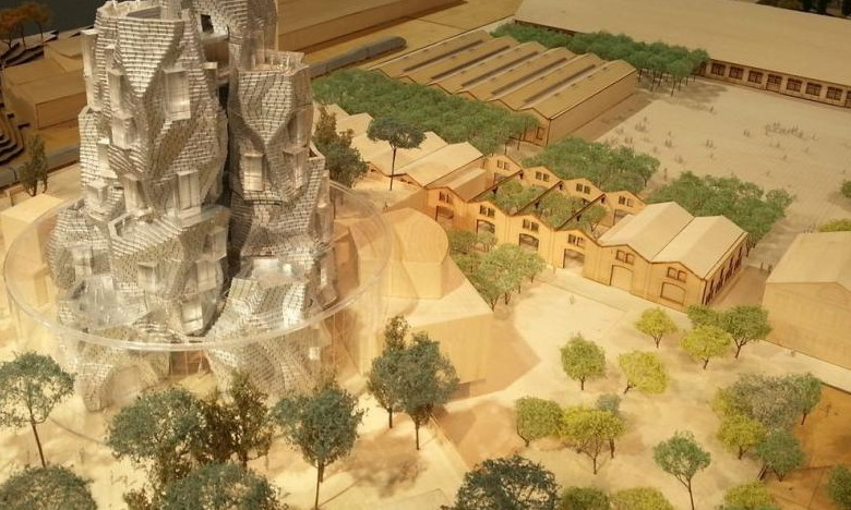 2018年完工予定のリュマ財団アートセンター