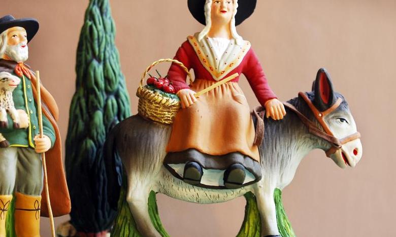 マルセイユ、カルボネル工房のサントン人形で羊飼いの夫婦