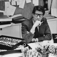 Yves Saint Laurent dans son studio, 1986